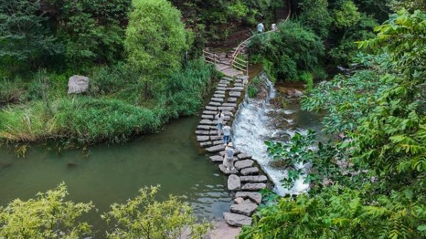 乐红网 16℃的太行大峡谷，藏着不期而遇的美好~